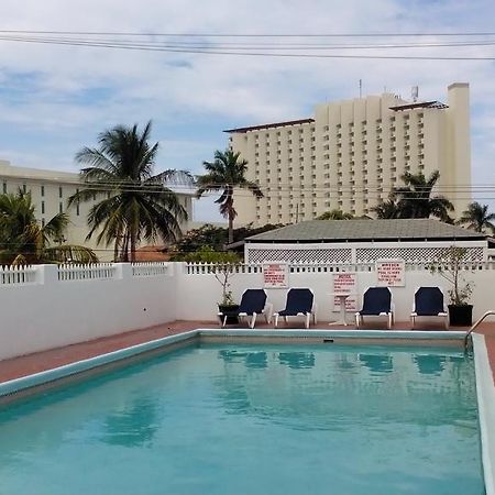 Village Hotel Очо Риос Екстериор снимка