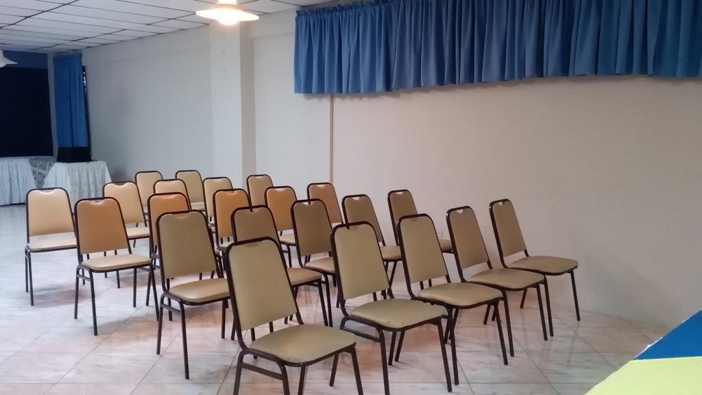 Village Hotel Очо Риос Екстериор снимка